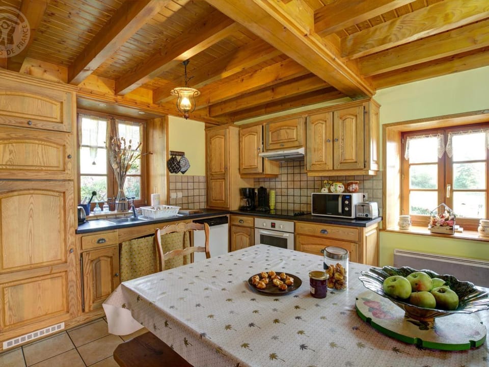 Gîte en pierre à Périgneux, 6 pers, animaux admis - FR-1-496-5 House in Auvergne-Rhône-Alpes