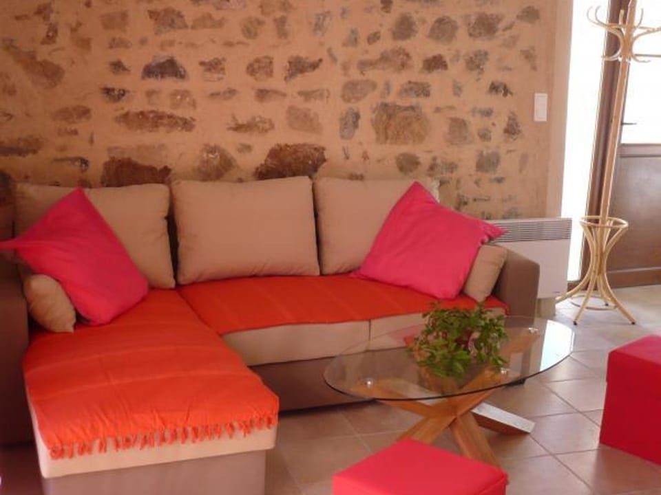 Gîte calme avec vue, animaux bienvenus, draps et ménage inclus ! - FR-1-496-17 House in Auvergne-Rhône-Alpes