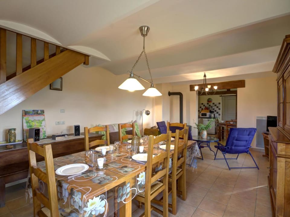 Gîte à Saint-Forgeux-Lespinasse avec Terrasse et Animaux Bienvenus - FR-1-496-37 House in Auvergne-Rhône-Alpes