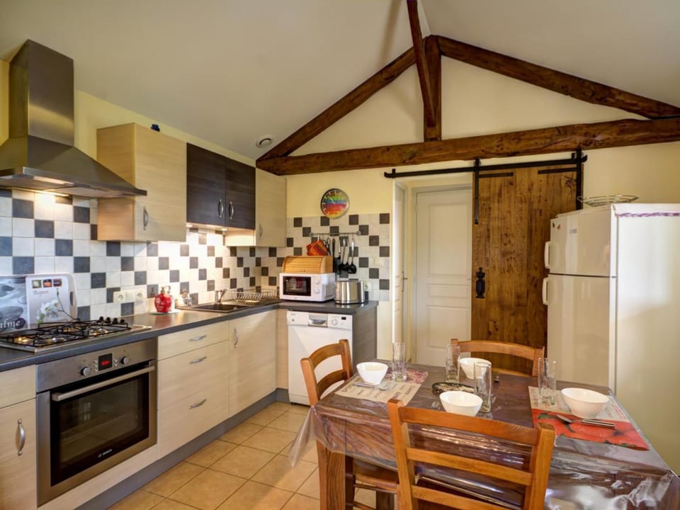 Gîte à Saint-Forgeux-Lespinasse avec Terrasse et Animaux Bienvenus - FR-1-496-37 House in Auvergne-Rhône-Alpes