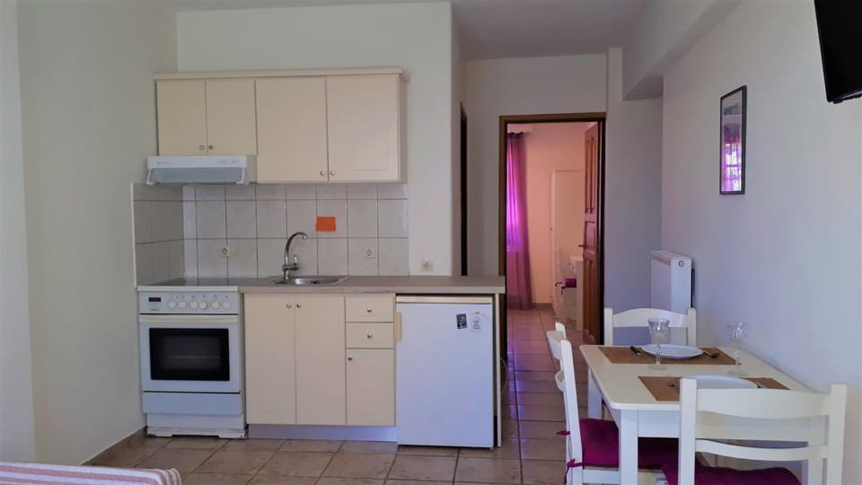 Kitchen or kitchenette, Seating area