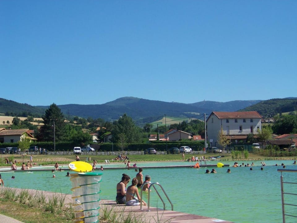 Gîte à Lorette avec jardin et jeux pour enfants - FR-1-496-76 Apartment in Auvergne-Rhône-Alpes