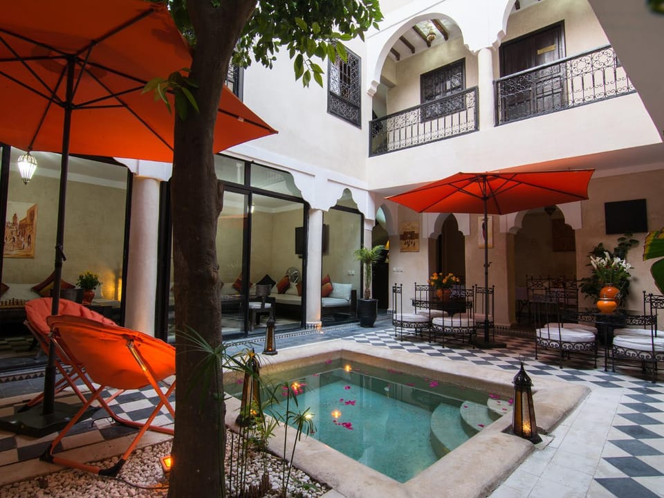 Patio, Swimming pool, Swimming pool
