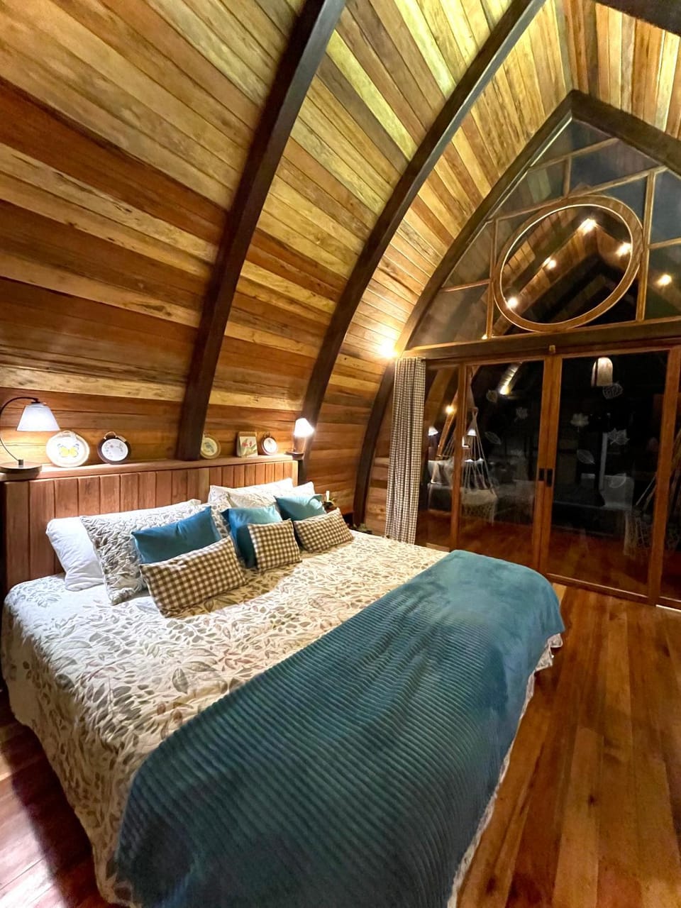 Bed, Night, Photo of the whole room, Bedroom