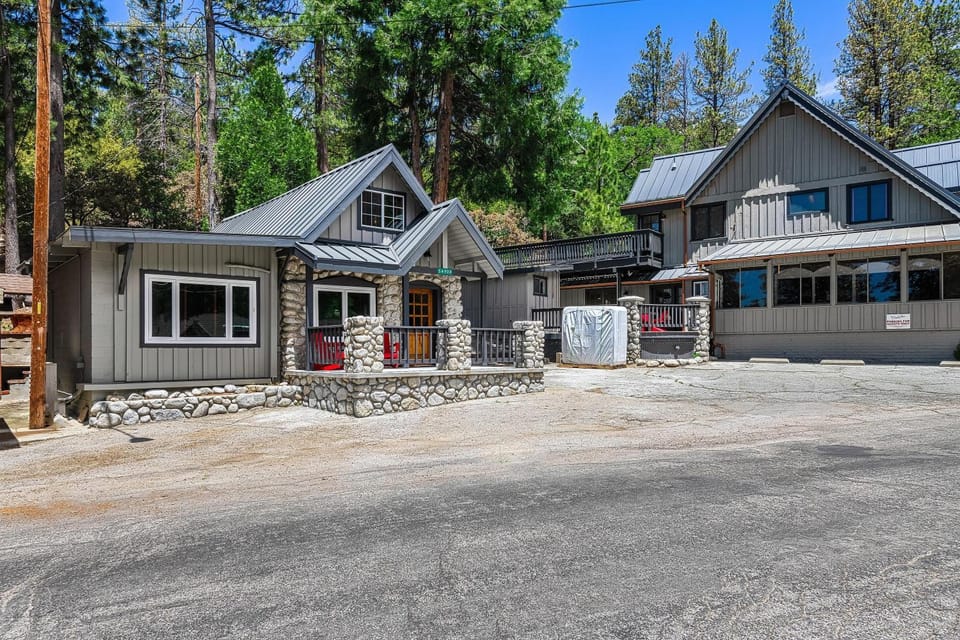 The Grand Idyllwild Lodge Bed and Breakfast in Idyllwild-Pine Cove