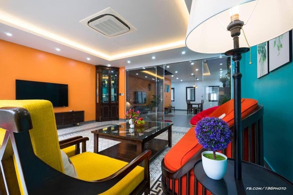 Lobby or reception, Lounge or bar, Decorative detail, Dining area