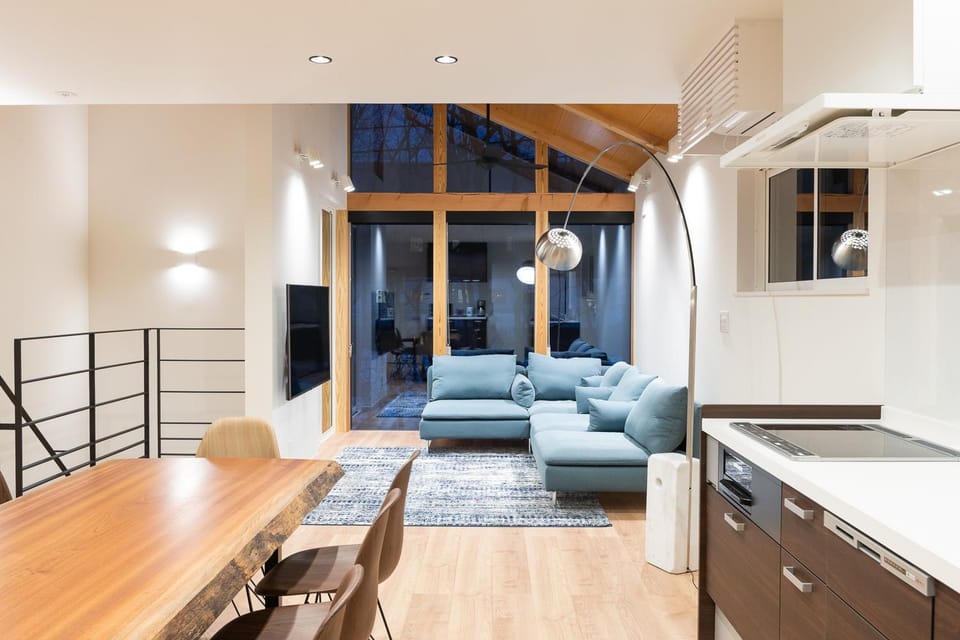 Living room, Dining area