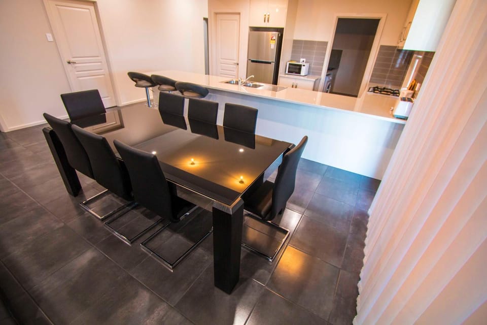 Coffee/tea facilities, Dining area