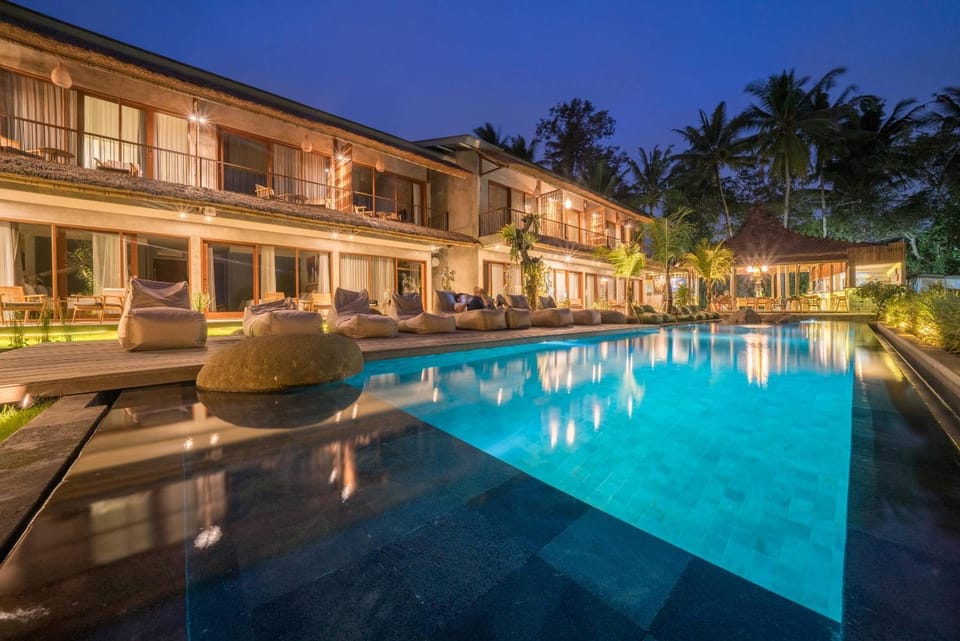 Swimming pool