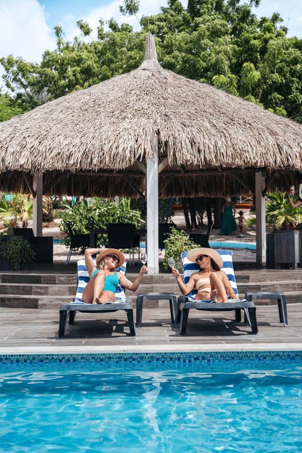 Pool view, Swimming pool, sunbed