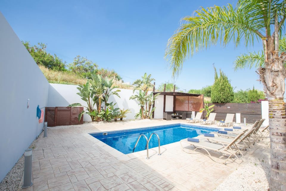 Garden, Swimming pool