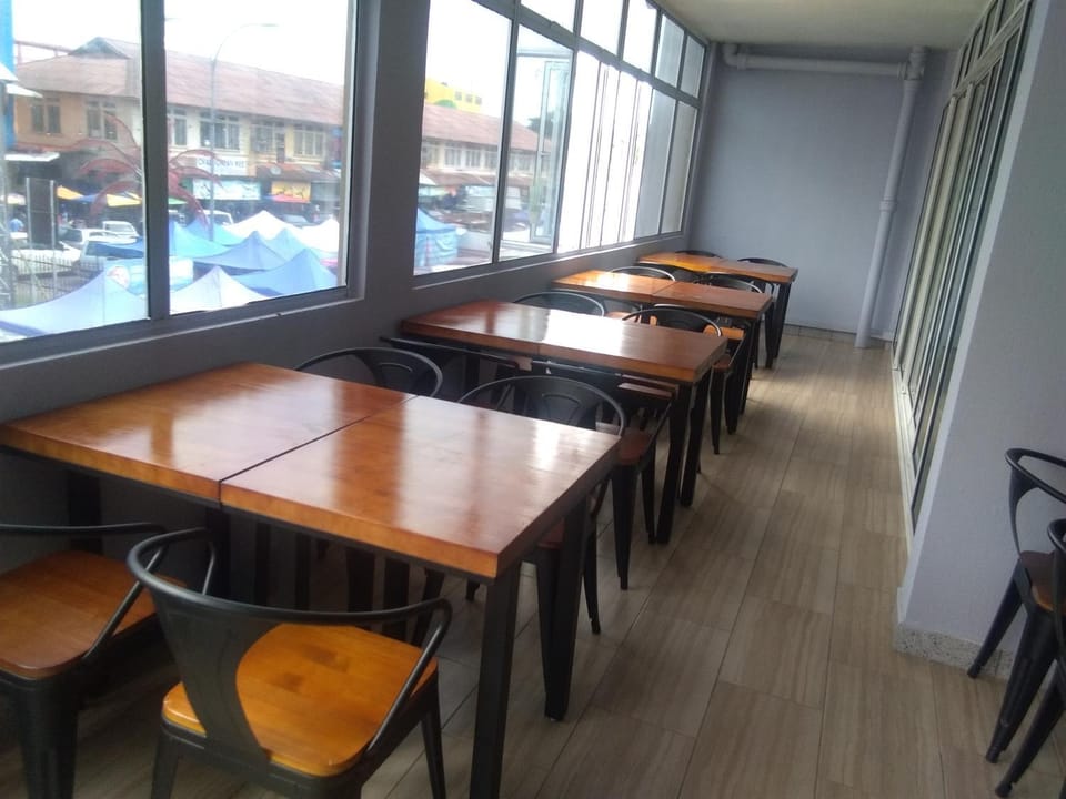 Restaurant/places to eat, Dining area