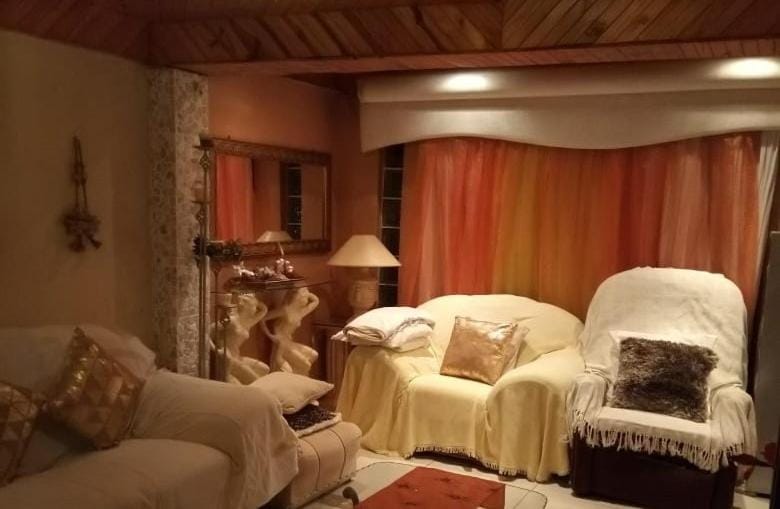 Communal lounge/ TV room