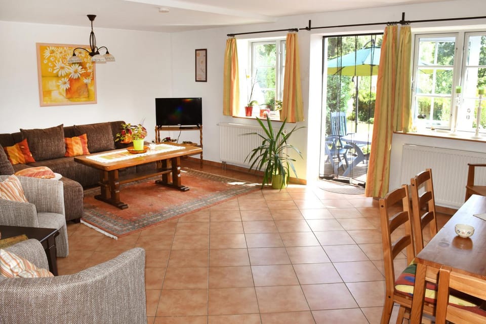 Landhaus im Grünen - Sine Tempore Apartment in Mecklenburgische Seenplatte