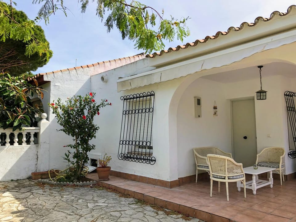 Chalet La Costa House in Chiclana de la Frontera