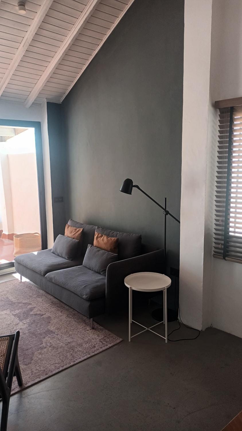 TV and multimedia, View (from property/room), Living room, Seating area, Beach, Sea view, Sunrise, Sunset, air conditioner