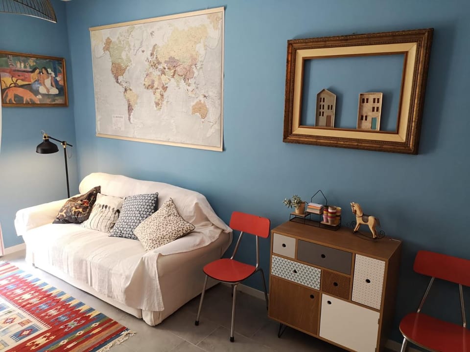 Communal lounge/ TV room, Balcony/Terrace, Living room, Seating area
