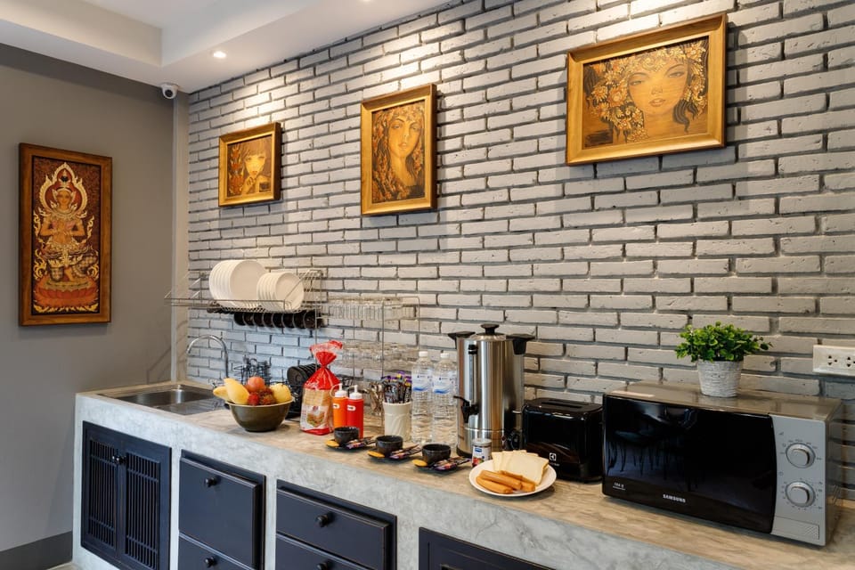 Kitchen or kitchenette