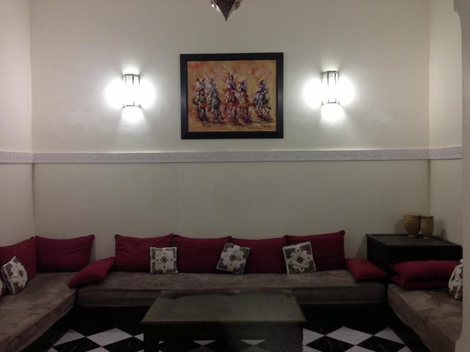 Living room, Decorative detail, Seating area