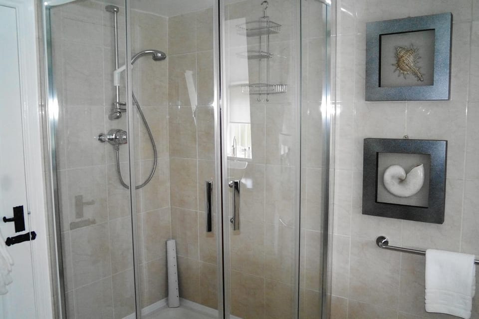 White Linen Whitby, Room Only Bed and Breakfast in England