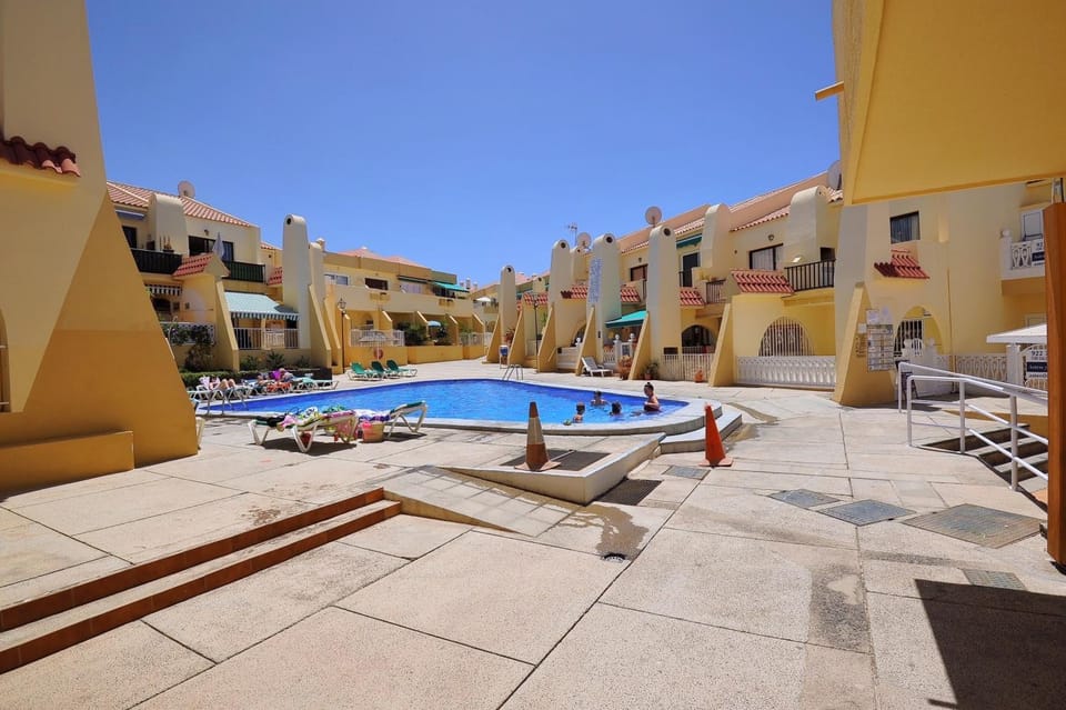 Aircon -Cozy Pool View apartment - Mareverde Apartment in Costa Adeje