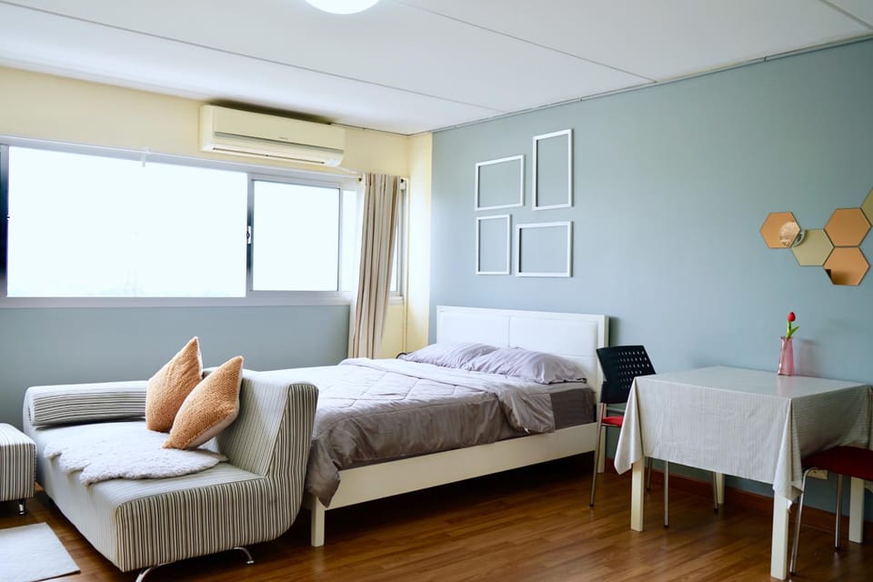 Popular Condo Impact Muangthong by Tide Apartment in Bangkok