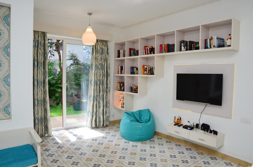TV and multimedia, Living room, Seating area