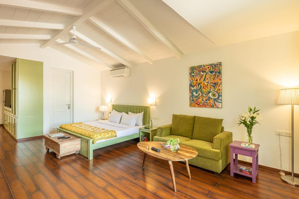 Bed, Living room, Photo of the whole room, Bedroom