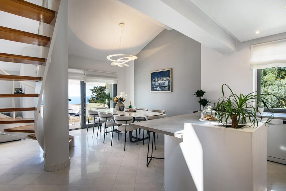 Living room, Seating area, Dining area, Sea view, Sea view, kitchen