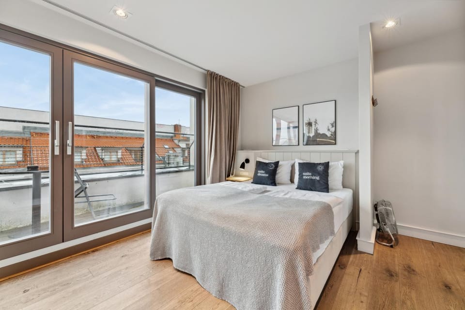 Bed, Balcony/Terrace, Bedroom