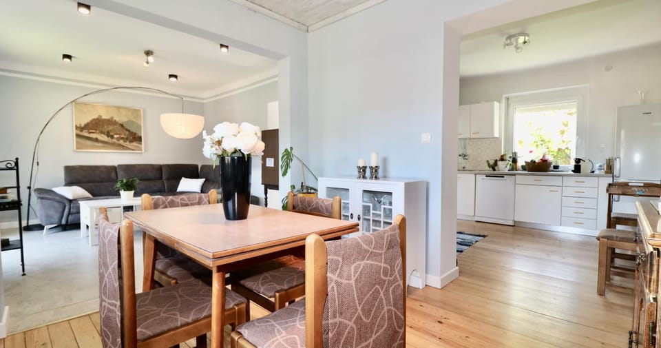 Kitchen or kitchenette, Living room, Lounge or bar, Dining area