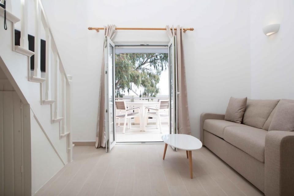 TV and multimedia, Balcony/Terrace, Seating area