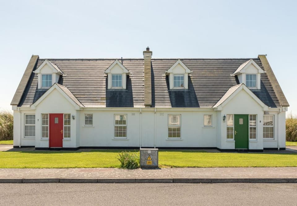 Property building, Facade/entrance, Off site