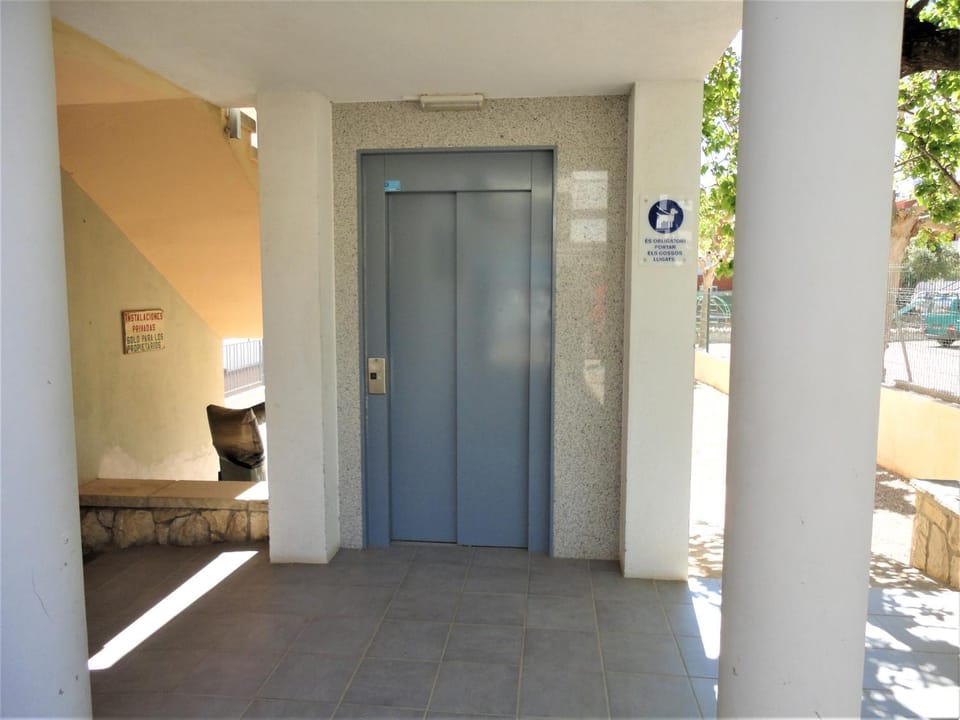 Lobby or reception, Facility for disabled guests, elevator