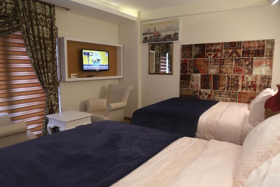 Communal lounge/ TV room, Photo of the whole room, Bedroom