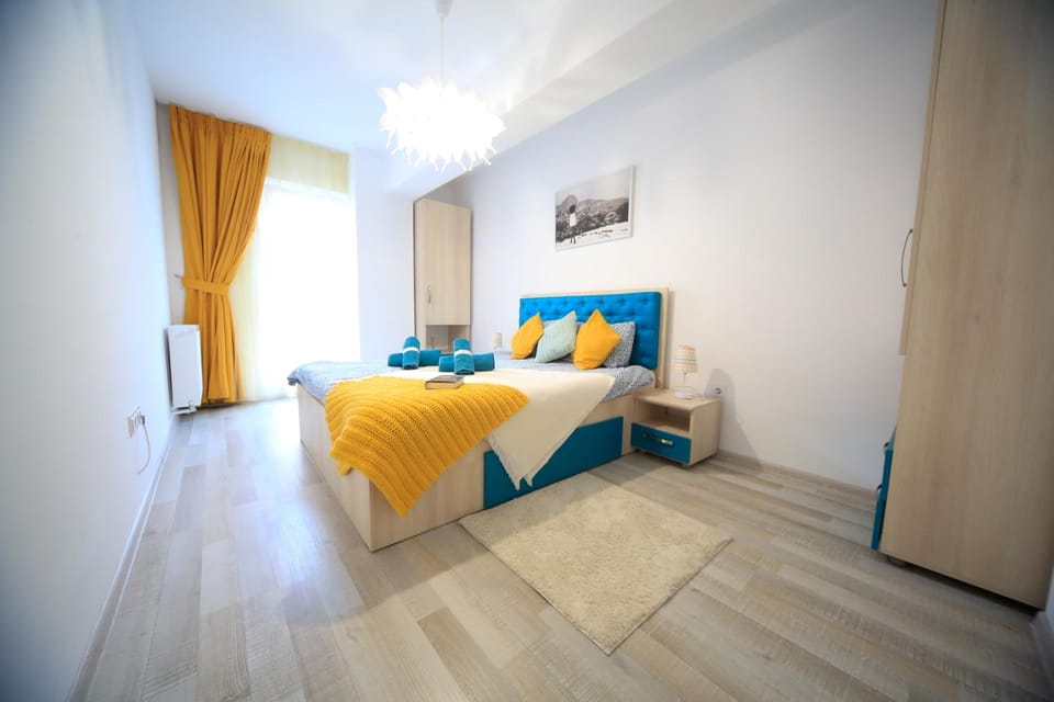Bed, Photo of the whole room, Decorative detail, Bedroom
