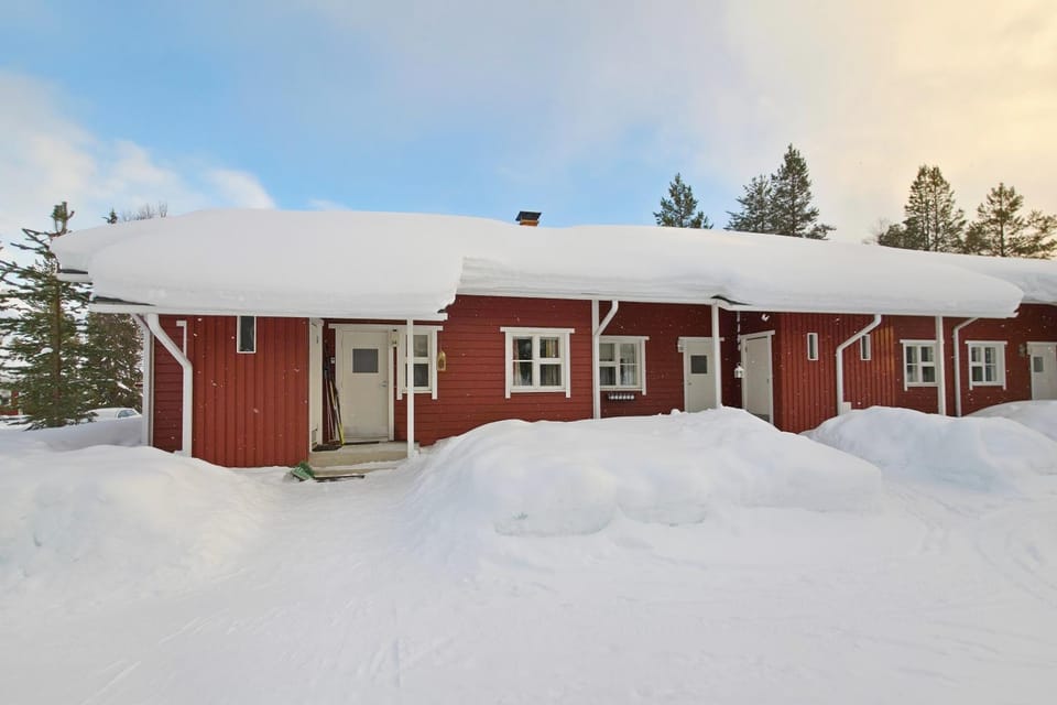 Property building, Natural landscape, Winter