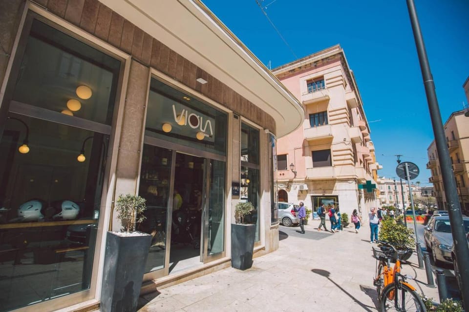 Facade/entrance, Neighbourhood, On-site shops, Shopping Area