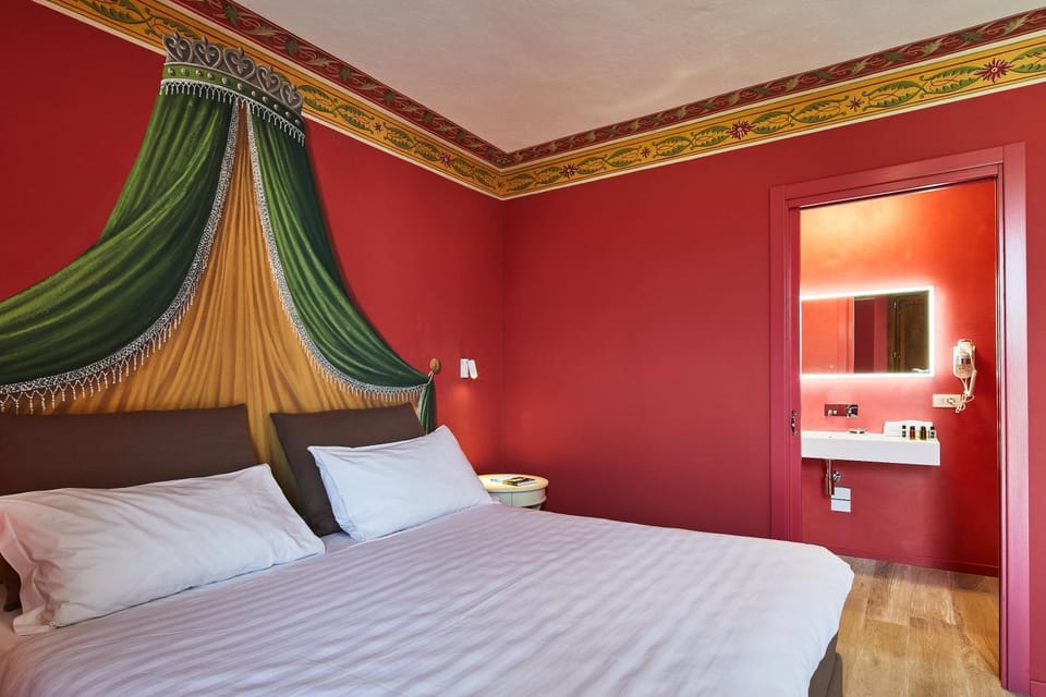 Bed, Bedroom