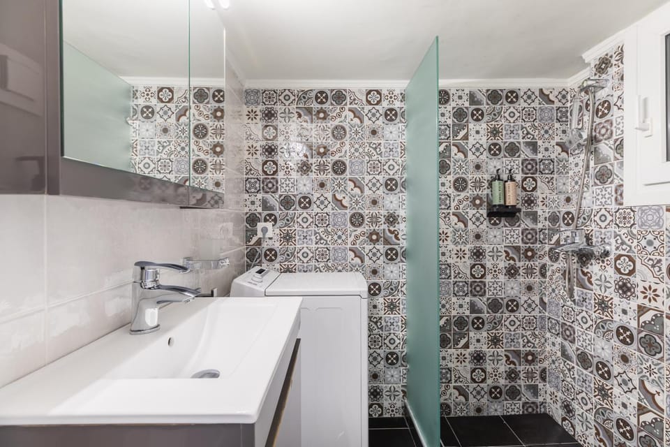 Shower, Bathroom, Bath, washing machine, washing machine