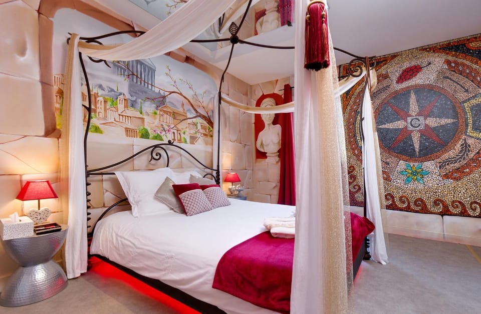Chambre VENUS avec Jacuzzi privatif Love hotel in Auvergne-Rhône-Alpes