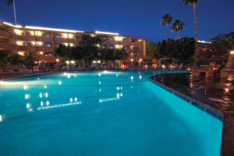 Spring, Day, Winter, Summer, Autumn, On site, Swimming pool, Sunrise, Sunset