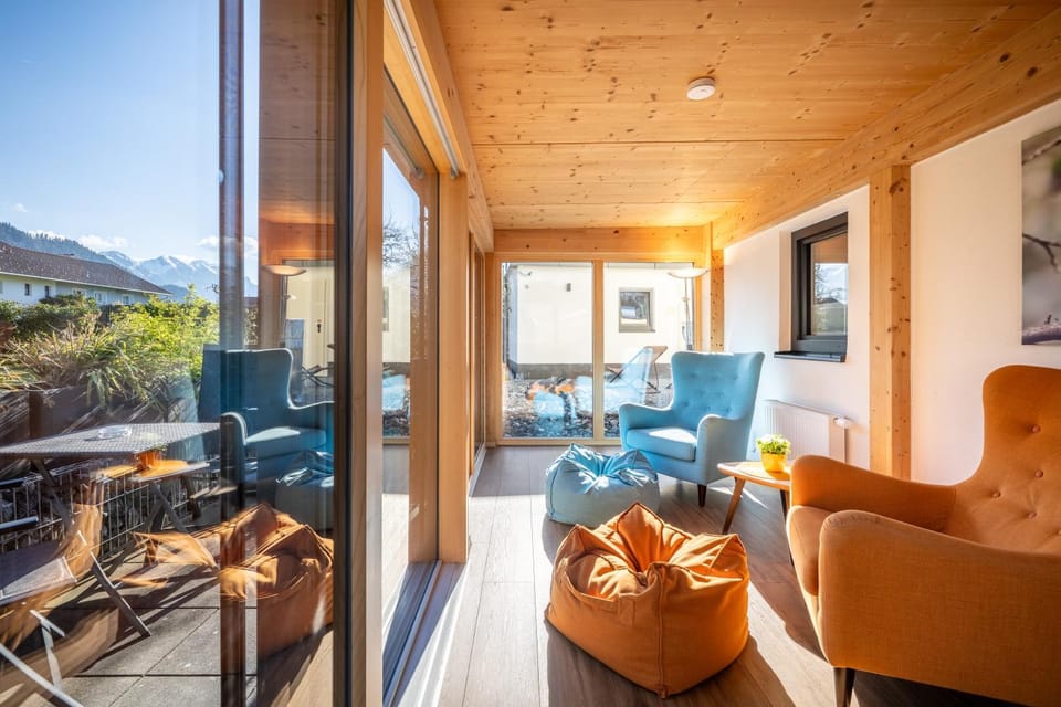 View (from property/room), Balcony/Terrace, Living room, Seating area