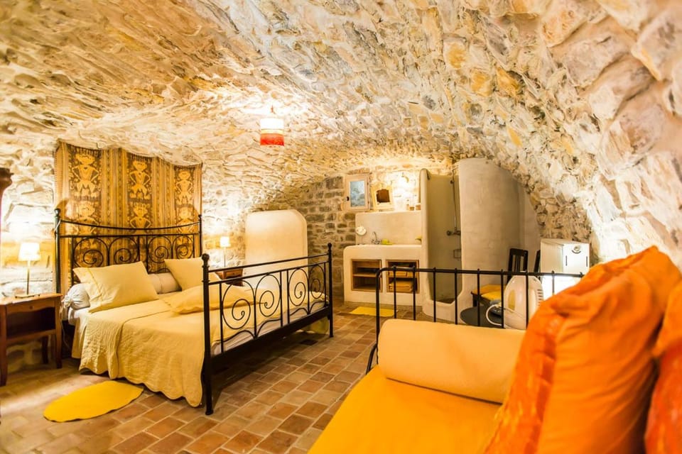 La Flor Azul Bed and Breakfast in Grospierres