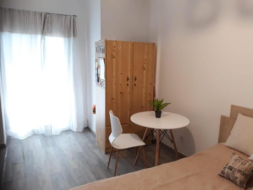 Fully renovated small & cosy studio Apartment in Athens