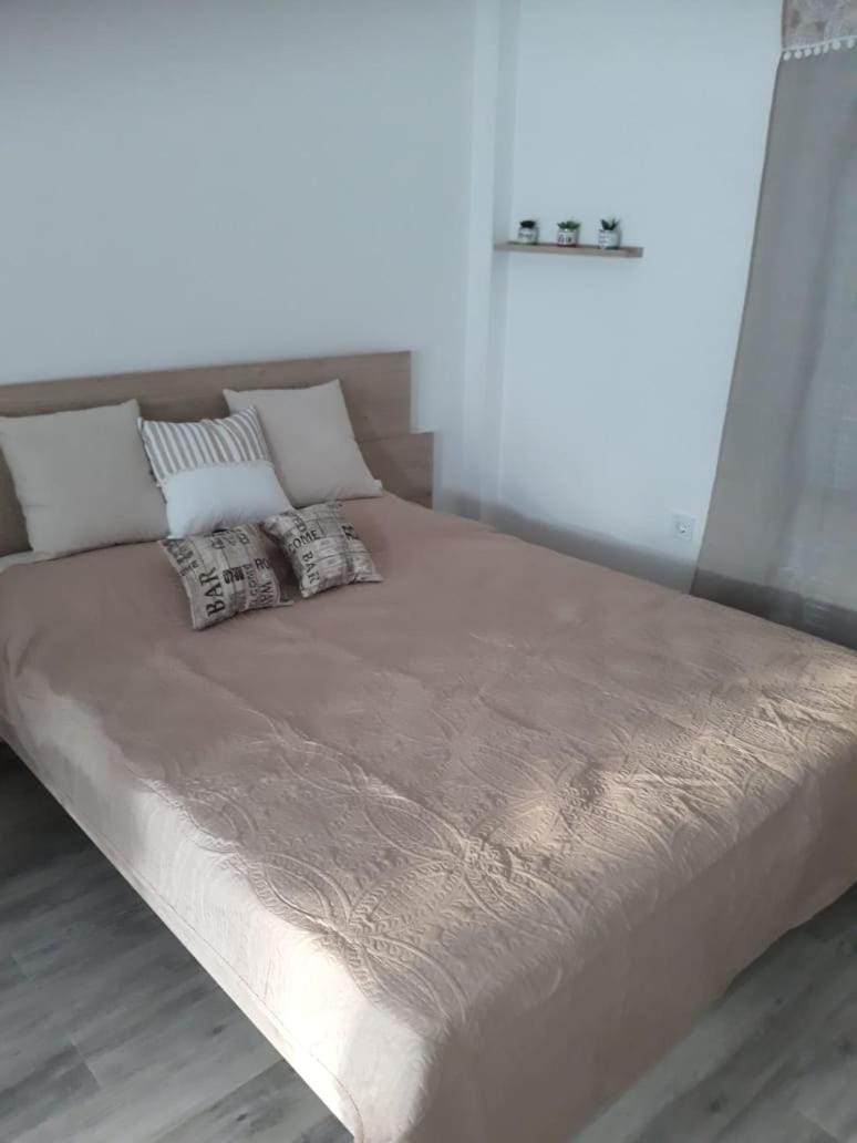 Fully renovated small & cosy studio Apartment in Athens