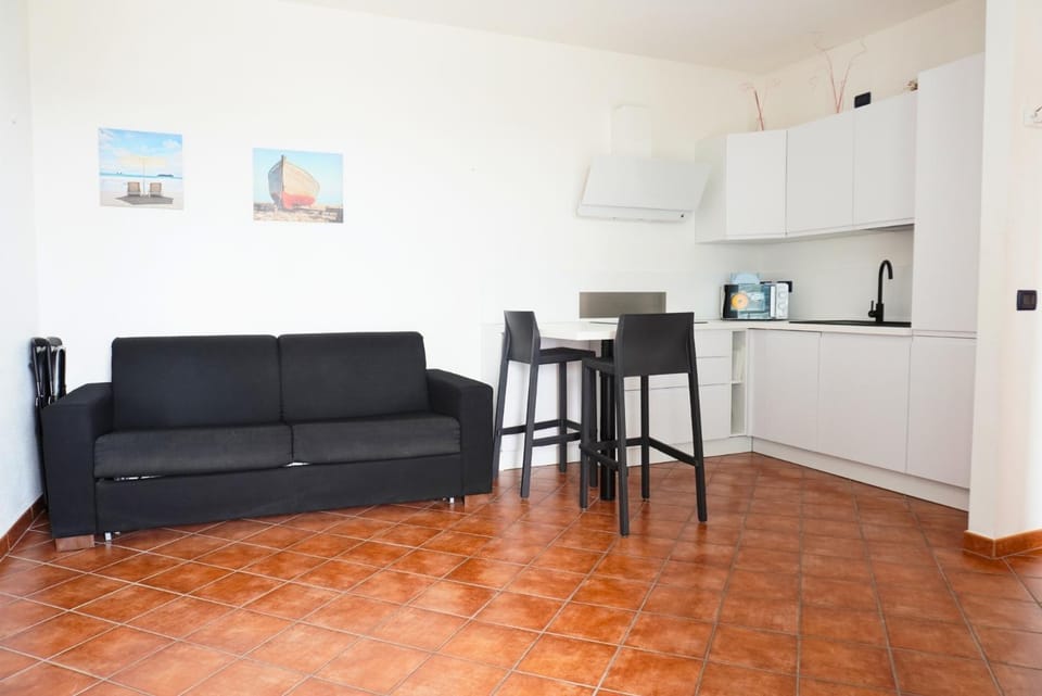 Living room, Seating area, kitchen