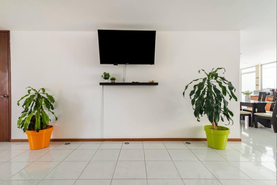 Communal lounge/ TV room, TV and multimedia, Living room