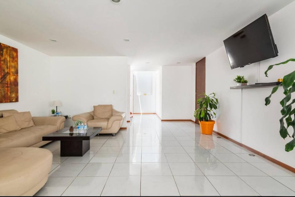 Communal lounge/ TV room, TV and multimedia, Living room