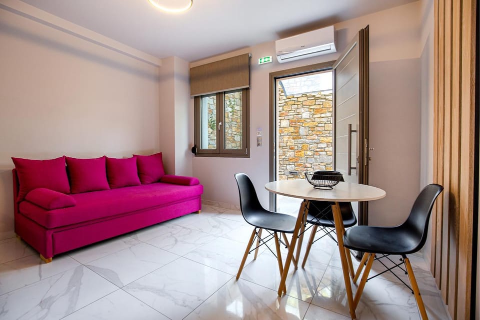 Seating area, Dining area